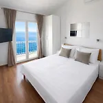 Seafront House With Private Access & Parking Marusici