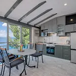 Seafront House With Private Access & Parking