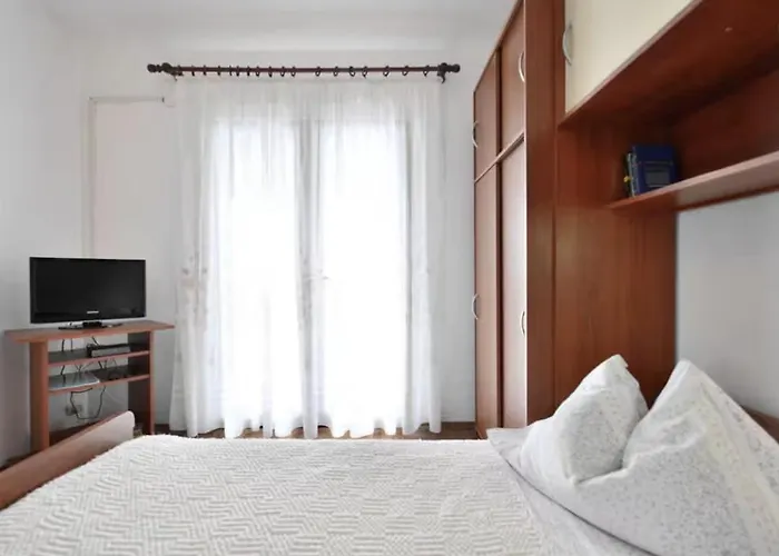 Apartman Family House Near Beach & Parking *