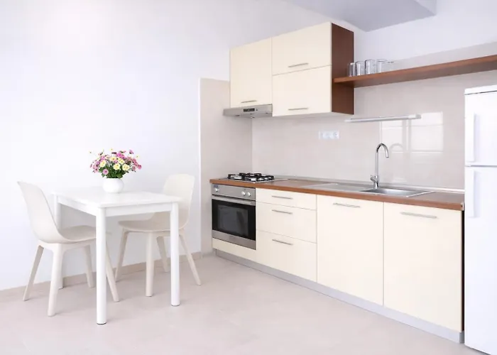 Seafront House With Private Access & Parking * Marusici (Split-Dalmatia)