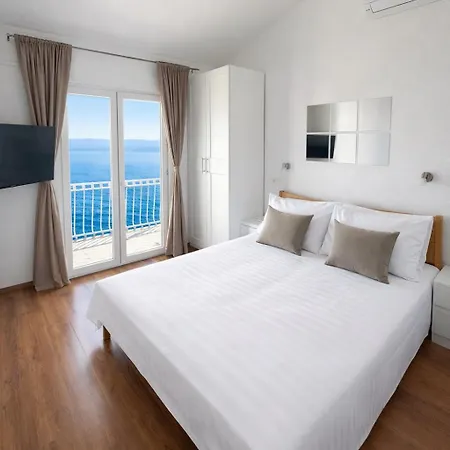 Seaside House - Sunbeds - Free Parking Marusici (Split-Dalmatia)