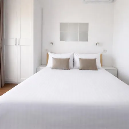 Seaside House - Sunbeds - Free Parking Appartement *