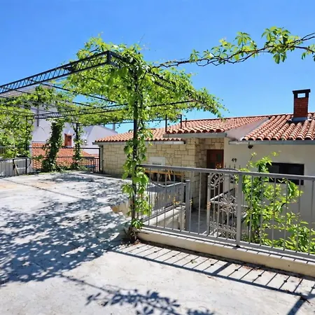 Seaside House - Sunbeds - Free Parking * Marusici (Split-Dalmatia)