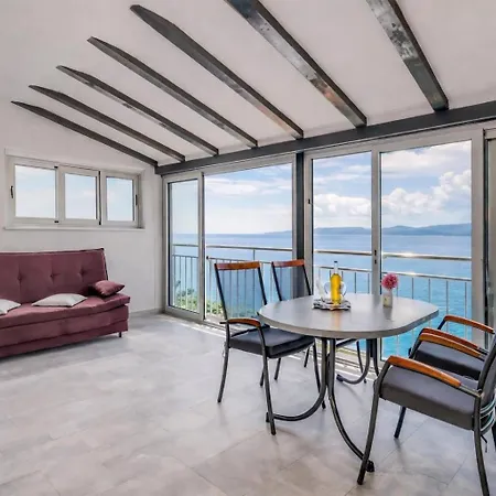 Seaside House - Sunbeds - Free Parking Marusici (Split-Dalmatia)