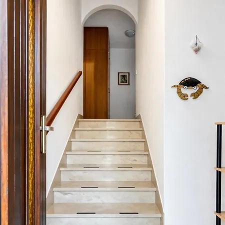 Seaside House - Sunbeds - Free Parking Marusici (Split-Dalmatia)