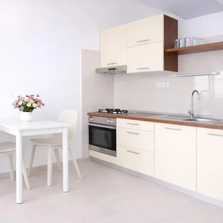 Seaside House - Sunbeds - Free Parking * Marusici (Split-Dalmatia)