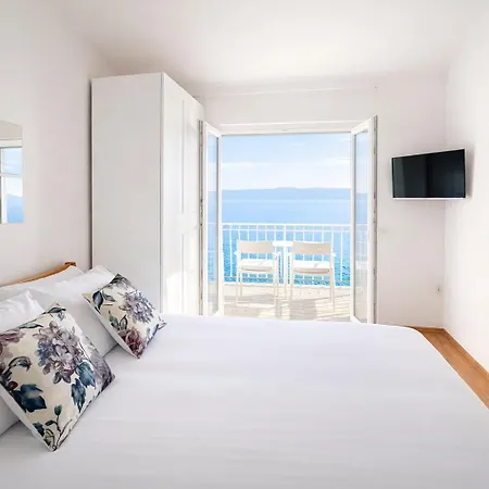 Seaside House - Sunbeds - Free Parking * Marusici (Split-Dalmatia)