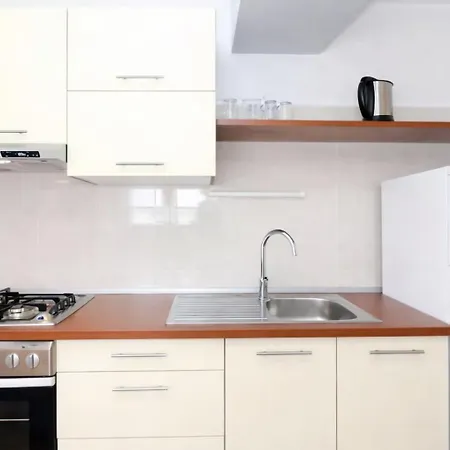 Seaside House - Sunbeds - Free Parking * Marusici (Split-Dalmatia)