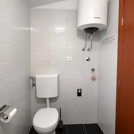 Seaside House - Sunbeds - Free Parking * Marusici (Split-Dalmatia)