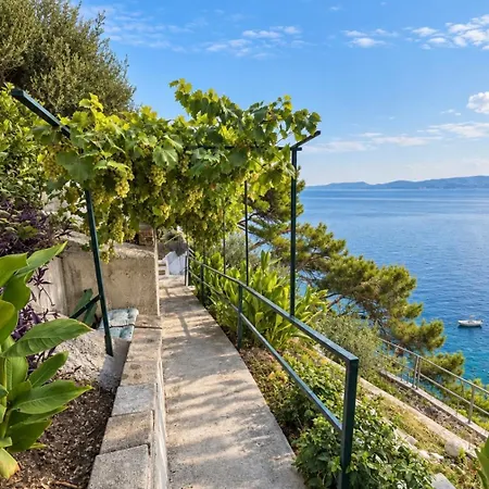 Seaside House - Sunbeds - Free Parking
