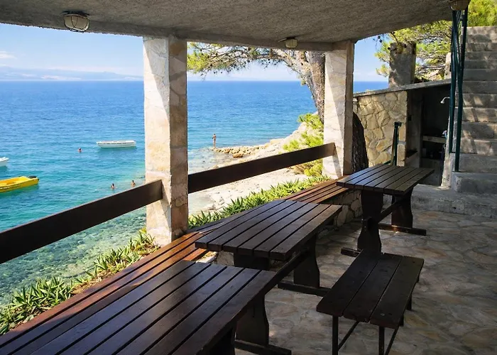 Seafront House With Private Access & Parking * Marusici (Split-Dalmatia)