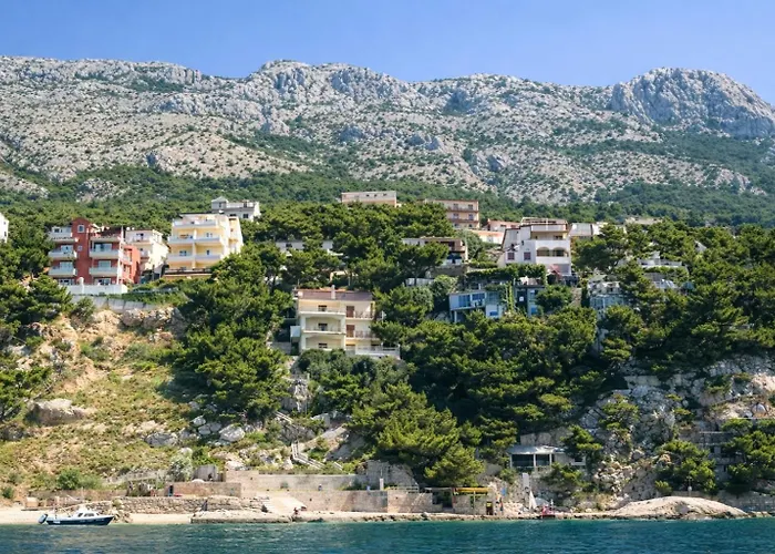 Seafront House With Private Access & Parking Apartment *