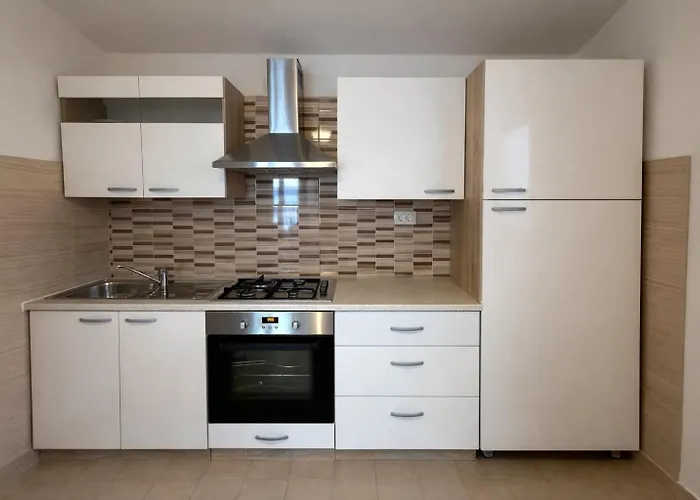 Apartment Seafront House With Private Access & Parking Marusici (Split-Dalmatia)